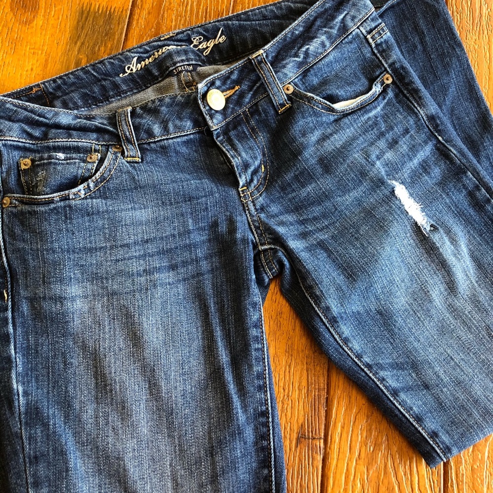 American Eagle ladies 2 short stretch jeans